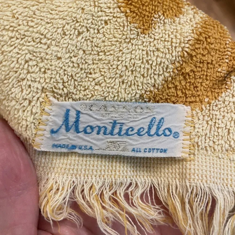 VTG MCM Cannon Monticello Bath Towel Yellow harvest gold Sculpted USA 24X38
